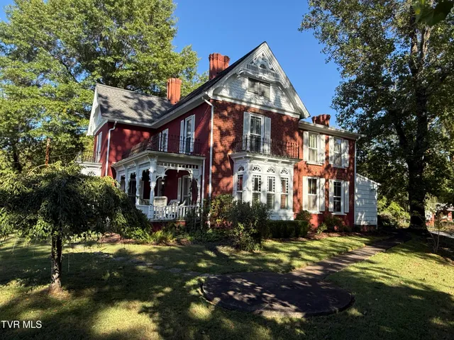 $749,900 | 1906 West G Street, Elizabethton, TN 37643