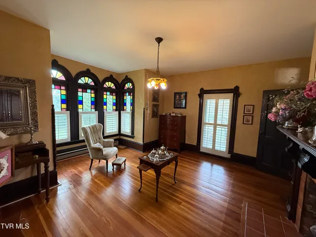$749,900 | 1906 West G Street, Elizabethton, TN 37643