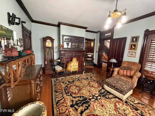 $629,900 | 1906 West G Street, Elizabethton, TN 37643