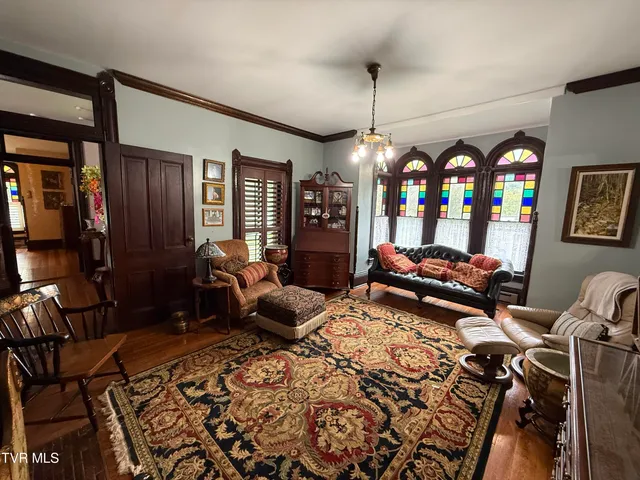 $749,900 | 1906 West G Street, Elizabethton, TN 37643