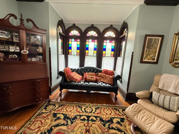 $629,900 | 1906 West G Street, Elizabethton, TN 37643