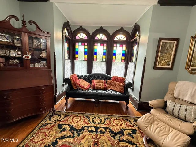 $749,900 | 1906 West G Street, Elizabethton, TN 37643