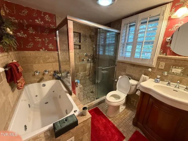 $629,900 | 1906 West G Street, Elizabethton, TN 37643