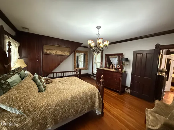 $629,900 | 1906 West G Street, Elizabethton, TN 37643