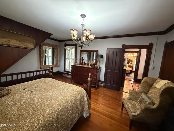 $629,900 | 1906 West G Street, Elizabethton, TN 37643