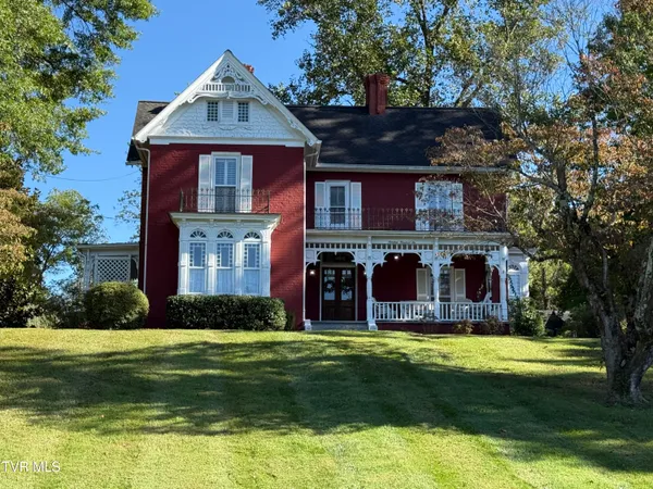 $629,900 | 1906 West G Street, Elizabethton, TN 37643