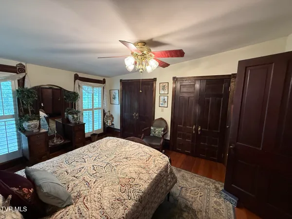 $629,900 | 1906 West G Street, Elizabethton, TN 37643
