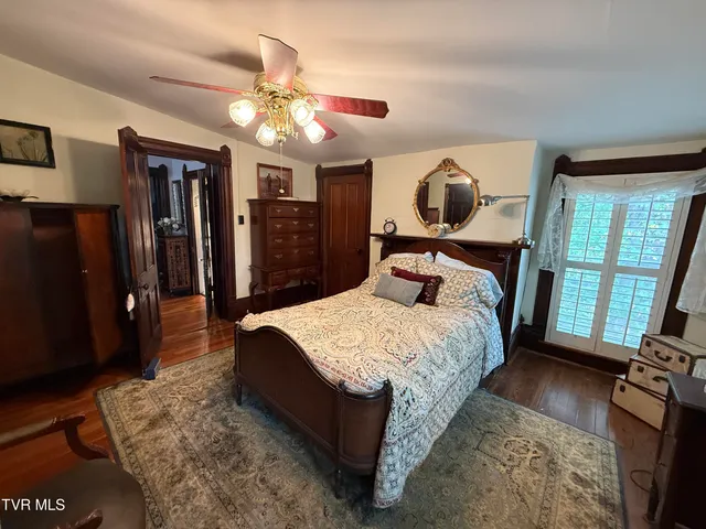 $749,900 | 1906 West G Street, Elizabethton, TN 37643