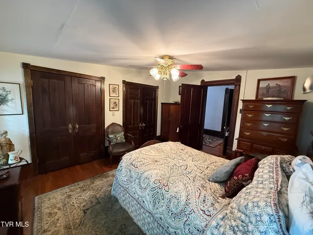 $749,900 | 1906 West G Street, Elizabethton, TN 37643