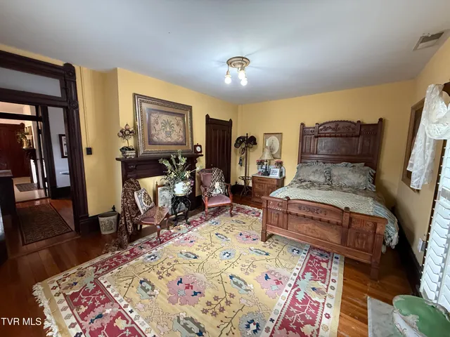 $749,900 | 1906 West G Street, Elizabethton, TN 37643