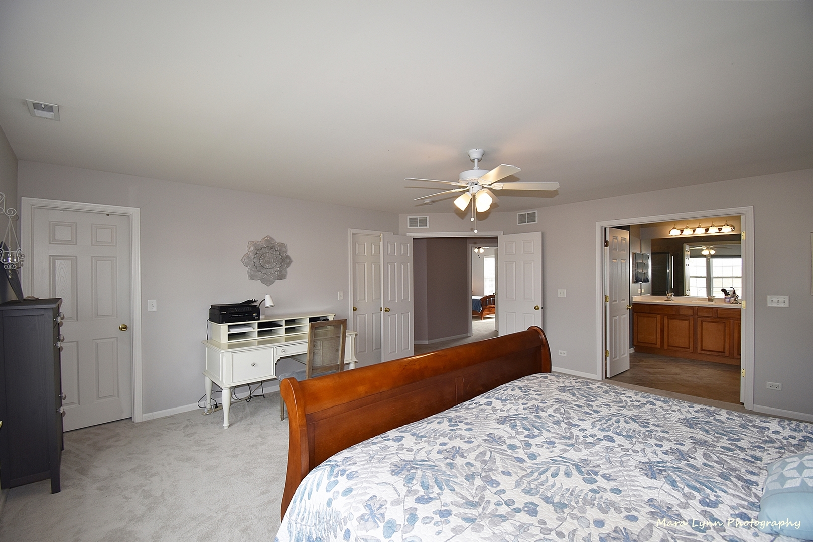 294 Sonora Drive Elgin, IL 60124 - Photo 20 of 40 a bedroom with a bed and a dresser