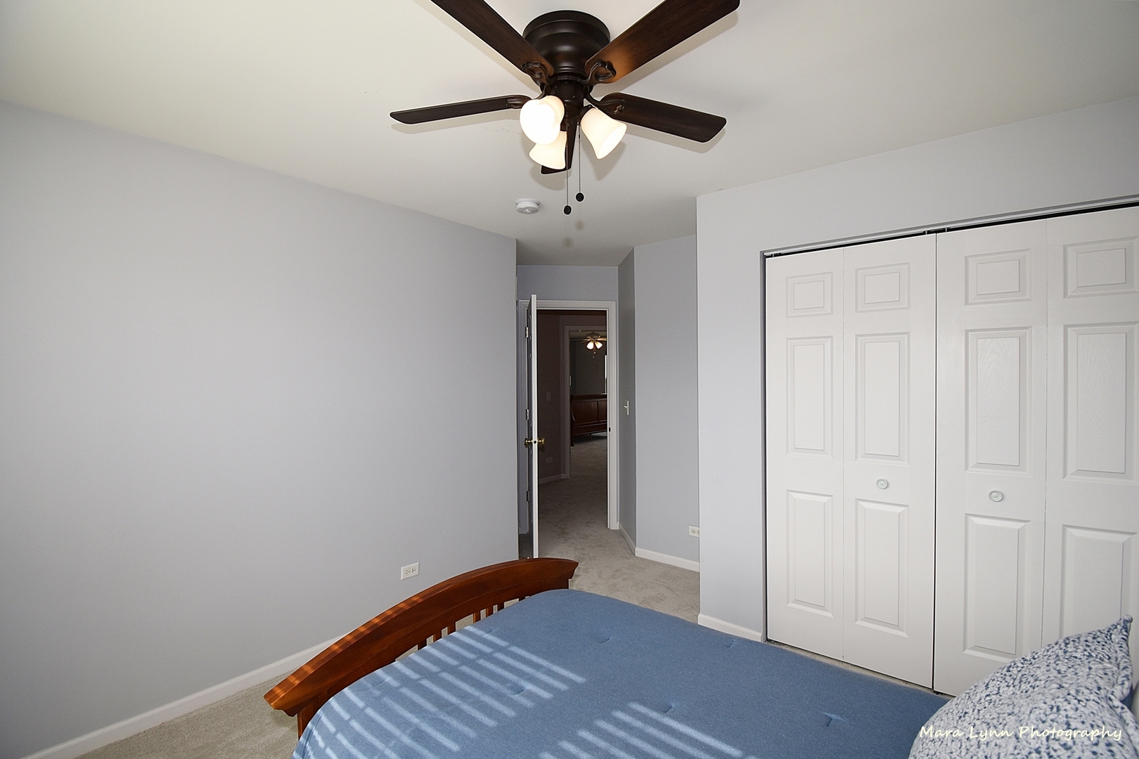 294 Sonora Drive Elgin, IL 60124 - Photo 27 of 40 a view of a livingroom with a chandelier fan