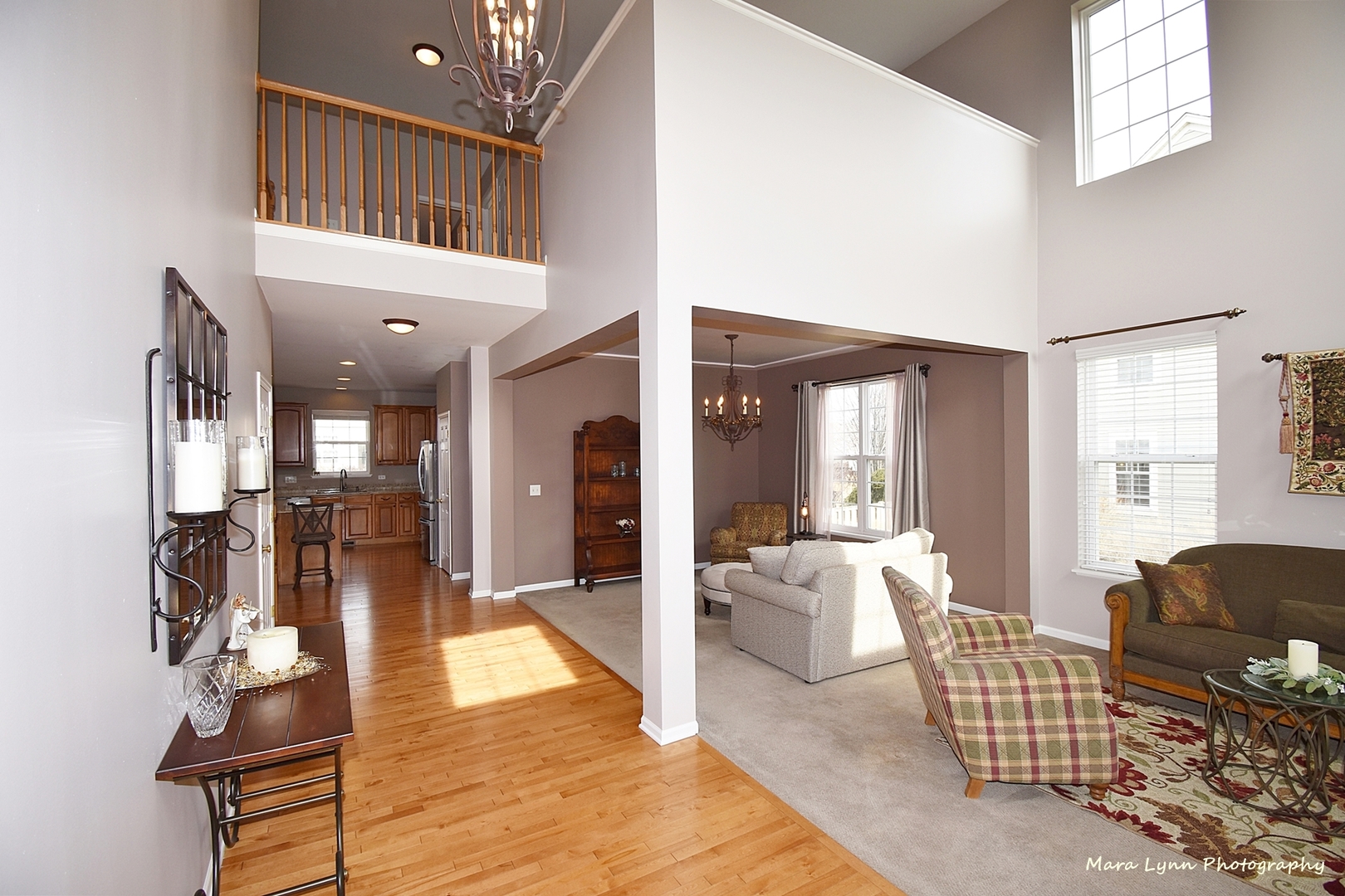 294 Sonora Drive Elgin, IL 60124 - Photo 3 of 40 a lobby with furniture and floor to ceiling window