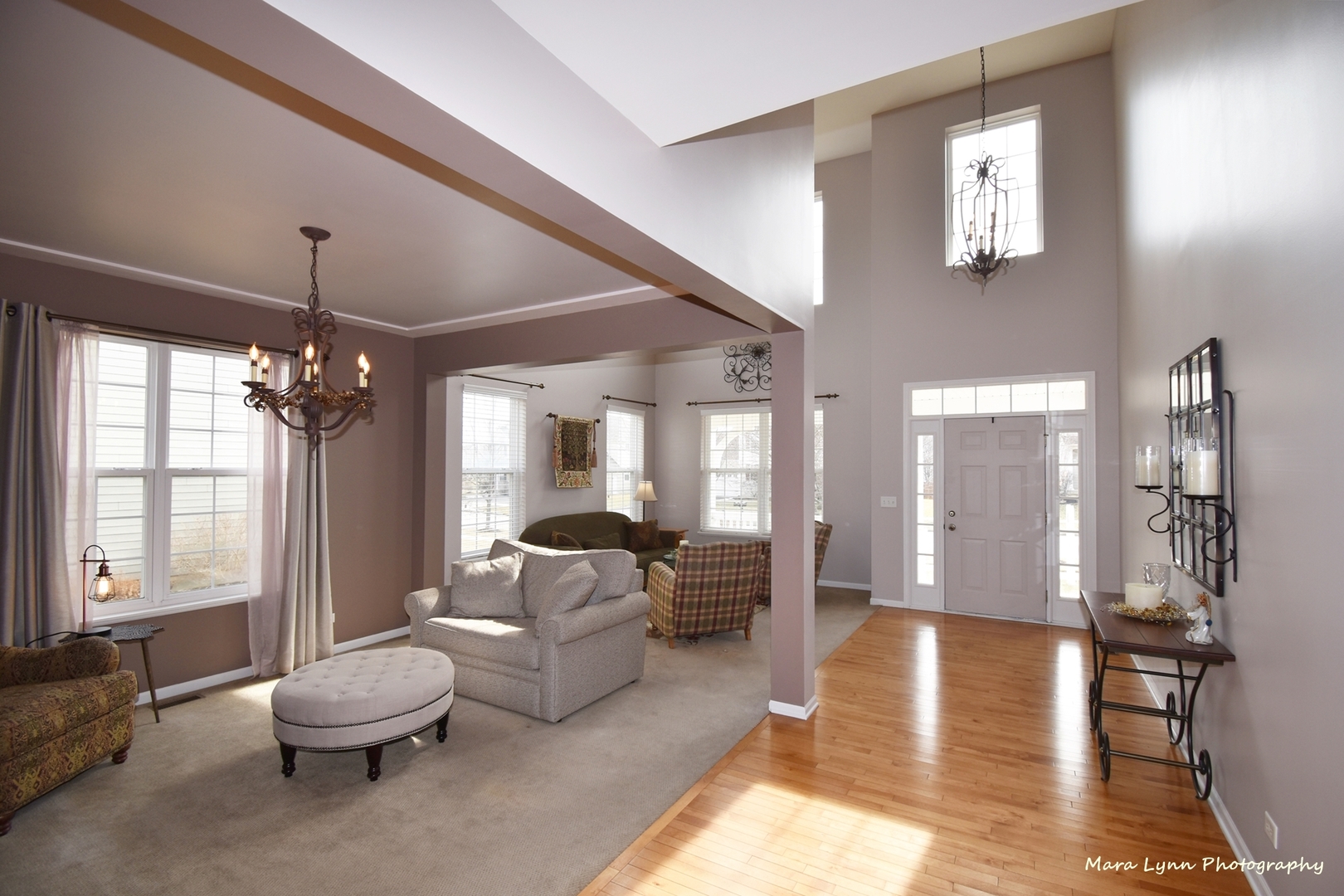 294 Sonora Drive Elgin, IL 60124 - Photo 7 of 40 a living room with furniture and a large window