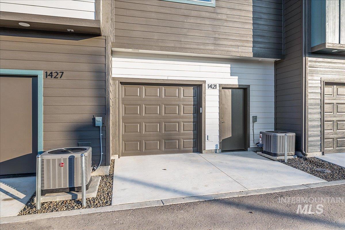 1445 North Bluffs Ridge Lane Boise, ID 83704 - Photo 12 of 47 View of garage