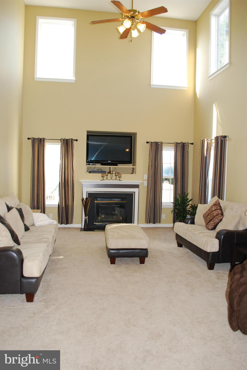 685 Race Course Road Warrenton, VA 20186 - Photo 7 of 30 2 story family room w/gas fireplace