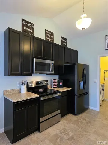 $327,900 | 1796 Meade Court, Pacific, MO 63069