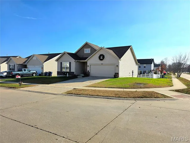 $324,900 | 1796 Meade Court, Pacific, MO 63069