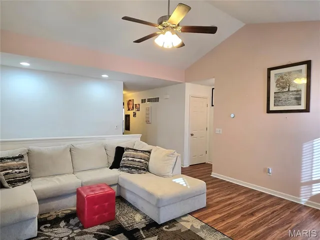 $324,900 | 1796 Meade Court, Pacific, MO 63069