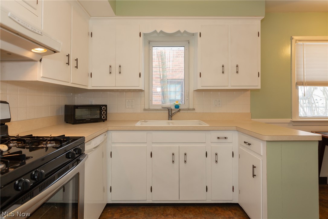 2532 Fenwick Road Cleveland, OH 44118 - Photo 14 of 35 Gallery Image 14