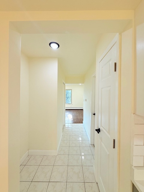 833 Heritage Drive, Unit 1 Addison, IL 60101 - Photo 11 of 14 a view of an empty room