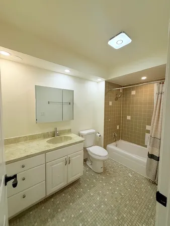 $2,350 | 833 Heritage Drive, Unit 1, Addison, IL 60101