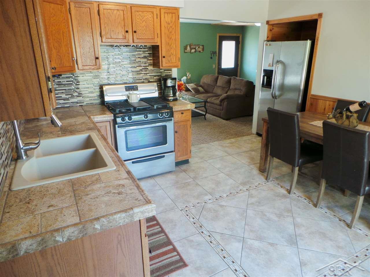 7070 Lake Road Montrose, MI 48457 - Photo 10 of 21 31332308-9.JPG