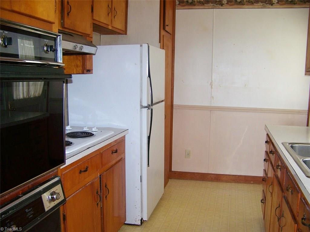 557 Welcome View Church Road Dobson, NC 27017 - Photo 4 of 12 Kitchen All Appliances stay