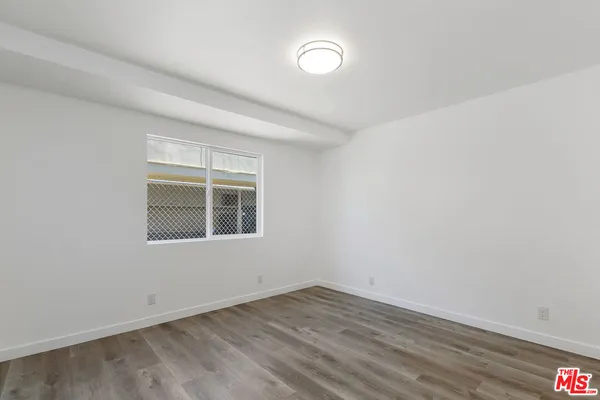 $2,095 | 6736 Woodley Avenue, Unit 15, Van Nuys, CA 91406