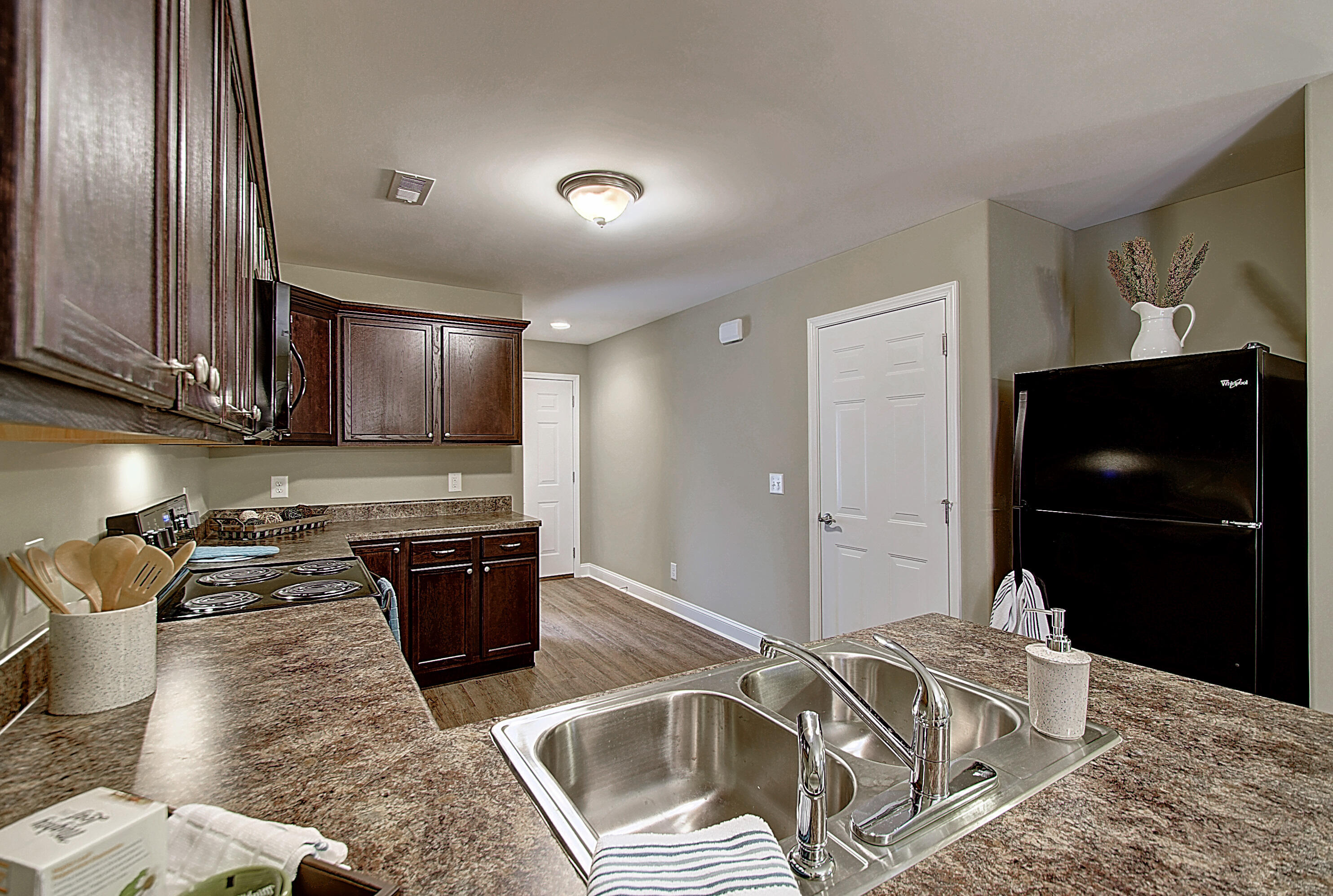 2927 Watauga Road, Unit 14 Johnson City, TN 37601 - Photo 5 of 23 DSC_0016_7_8_9