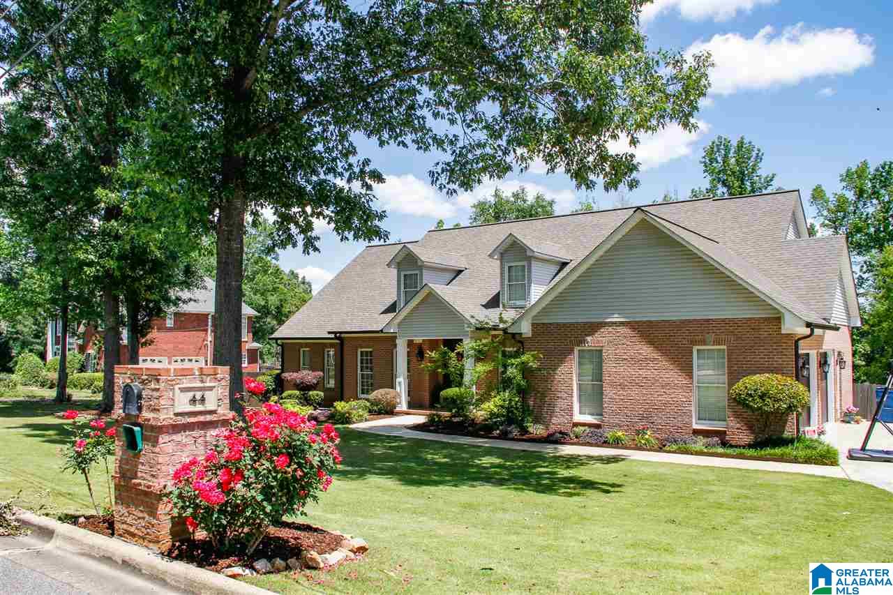 44 Thornwood Road Oxford, AL 36203 - Photo 2 of 50
