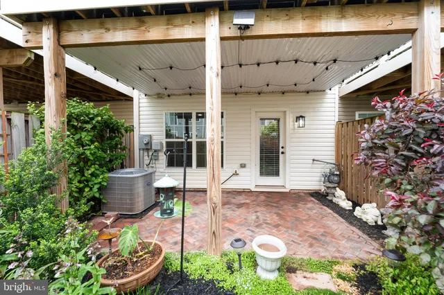 $2,400 | 5957 Whelan Lane, Frederick, MD 21703