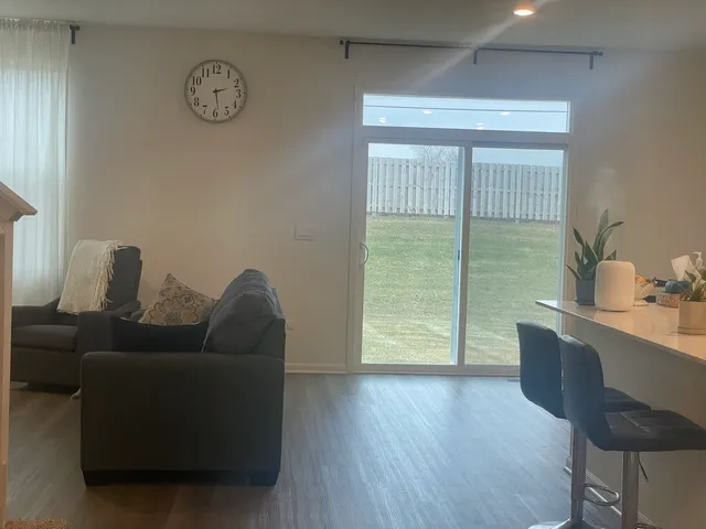 $4,200 | 1347 Tiger Lily Drive, Bartlett, IL 60103