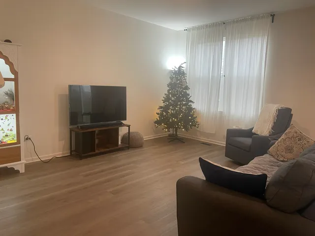 $4,200 | 1347 Tiger Lily Drive, Bartlett, IL 60103