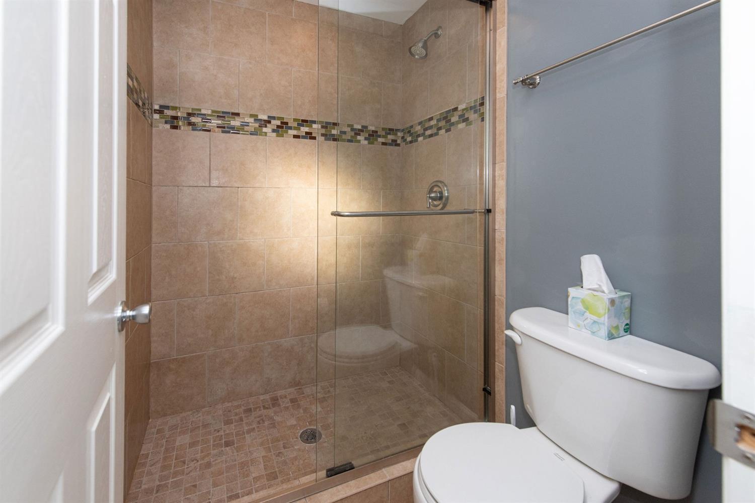 5737 Lawrence Road Cincinnati, OH 45248 - Photo 17 of 37