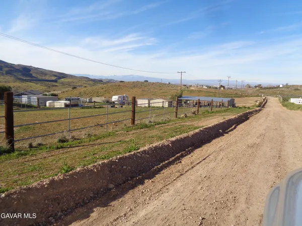 $150,000 | 1800 Richter Lane, Palmdale, CA 93550