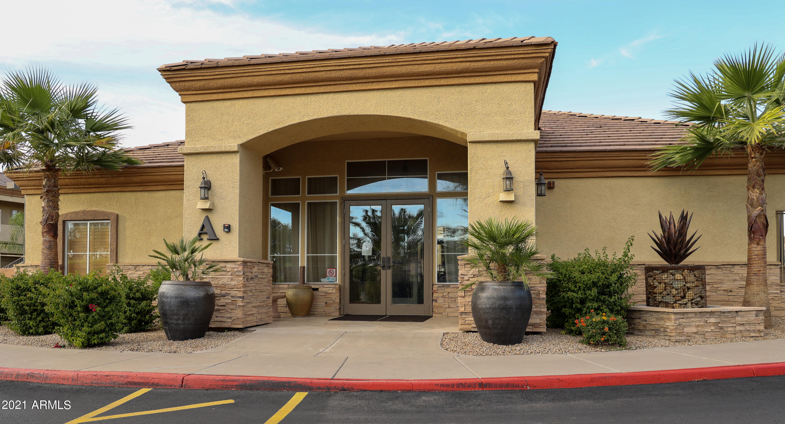2134 East Broadway Road, Unit 1070 Tempe, AZ 85282 - Photo 3 of 23 009A8142