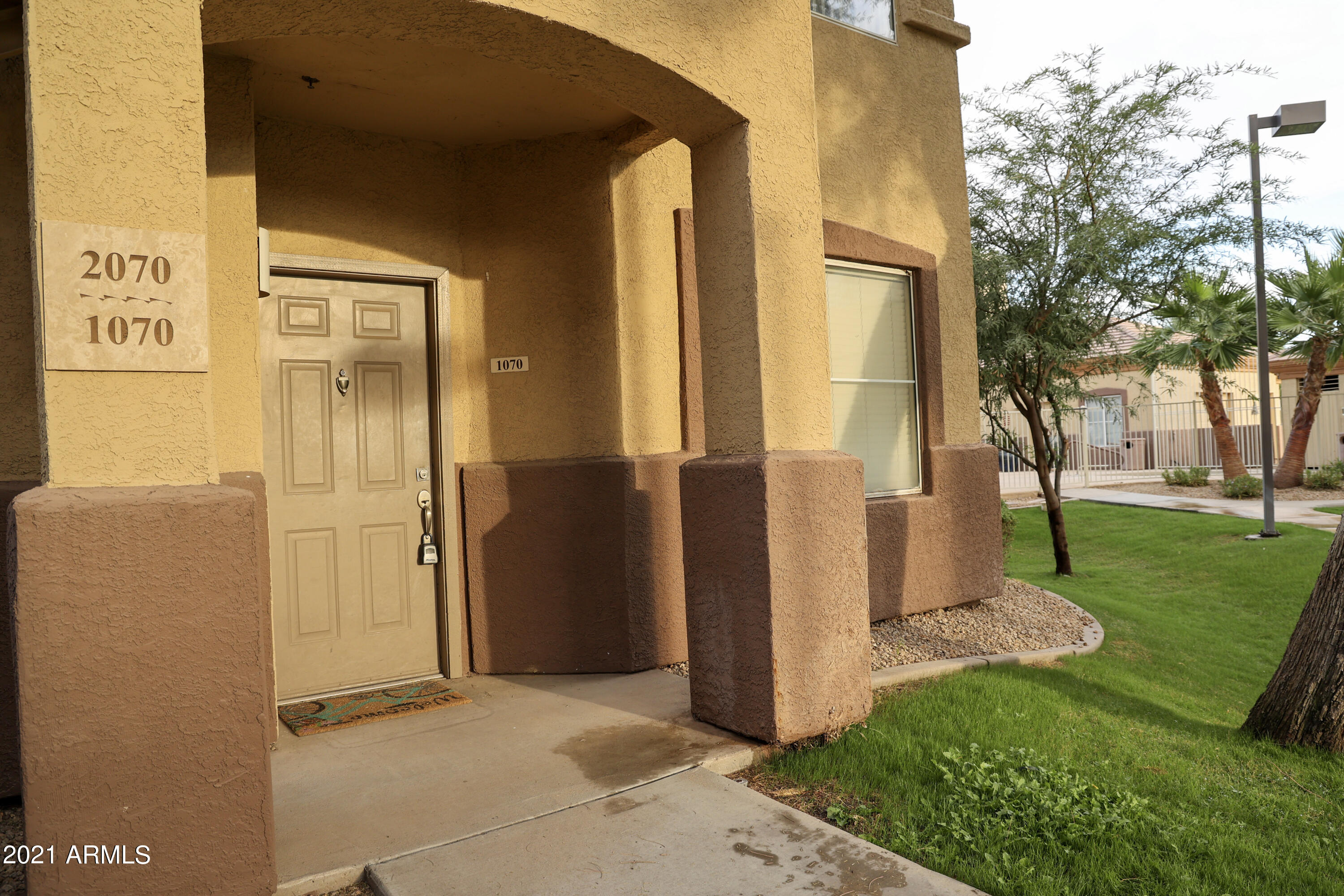 2134 East Broadway Road, Unit 1070 Tempe, AZ 85282 - Photo 5 of 23 009A8163