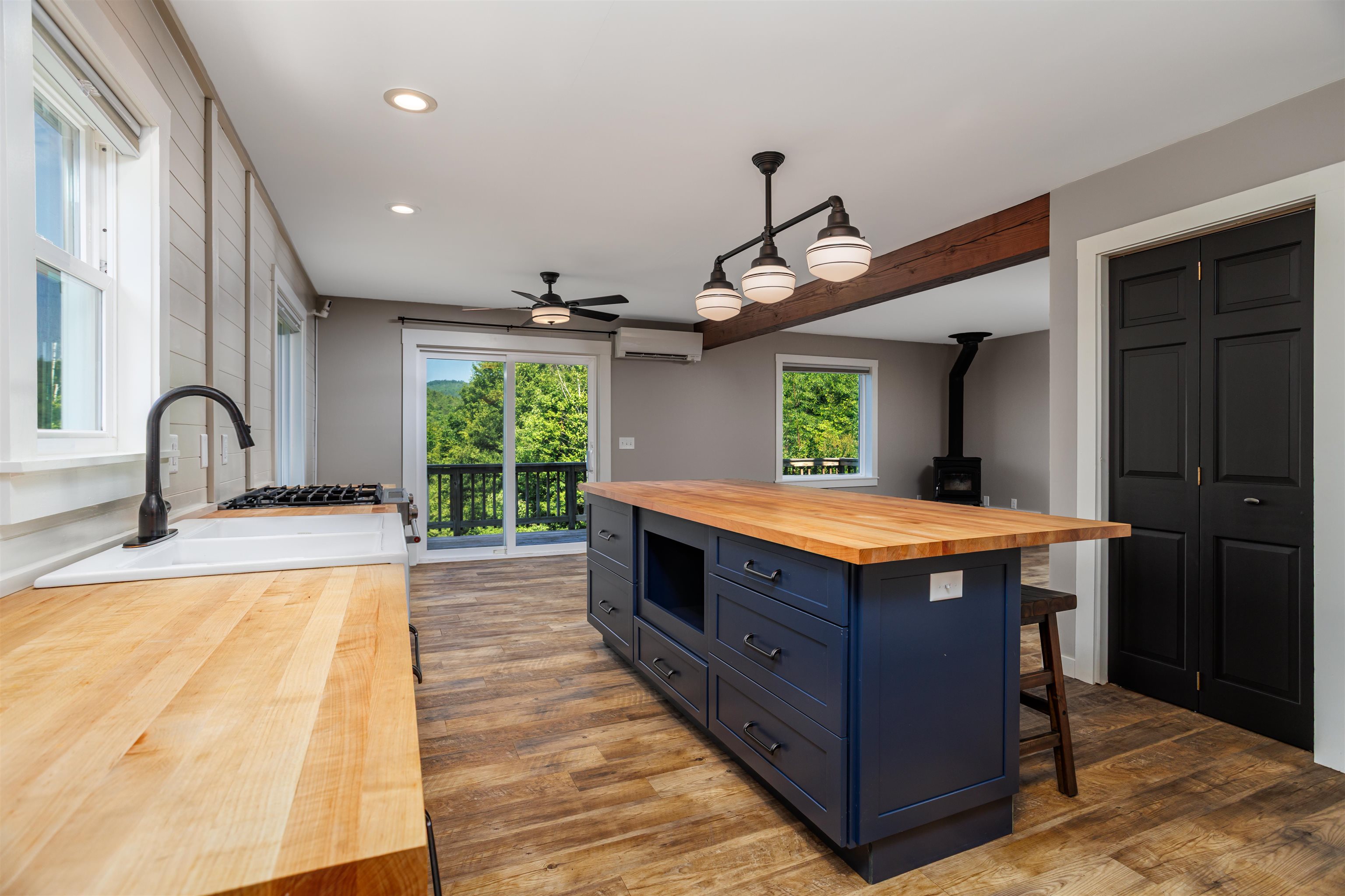 198 East Hill Road Wardsboro, VT 05355 - Photo 4 of 37