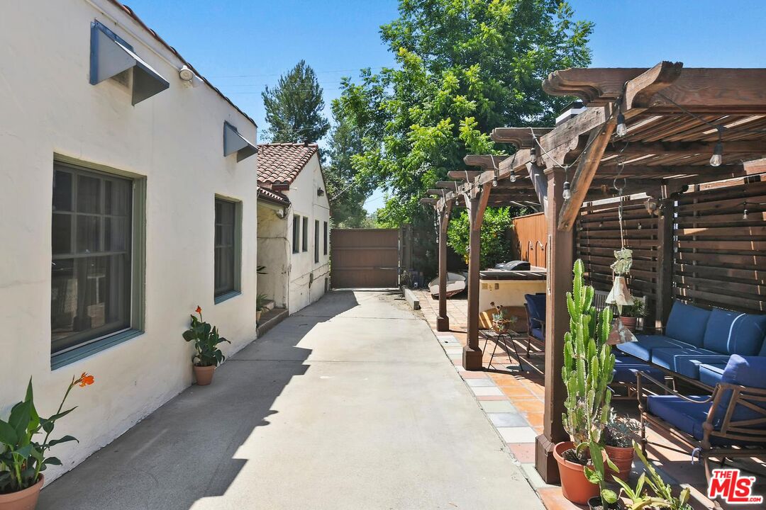 831 East Rio Grande Street Pasadena, CA 91104 - Photo 30 of 43