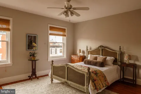 a car parked in front of a building