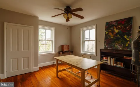a black and white photo of a room