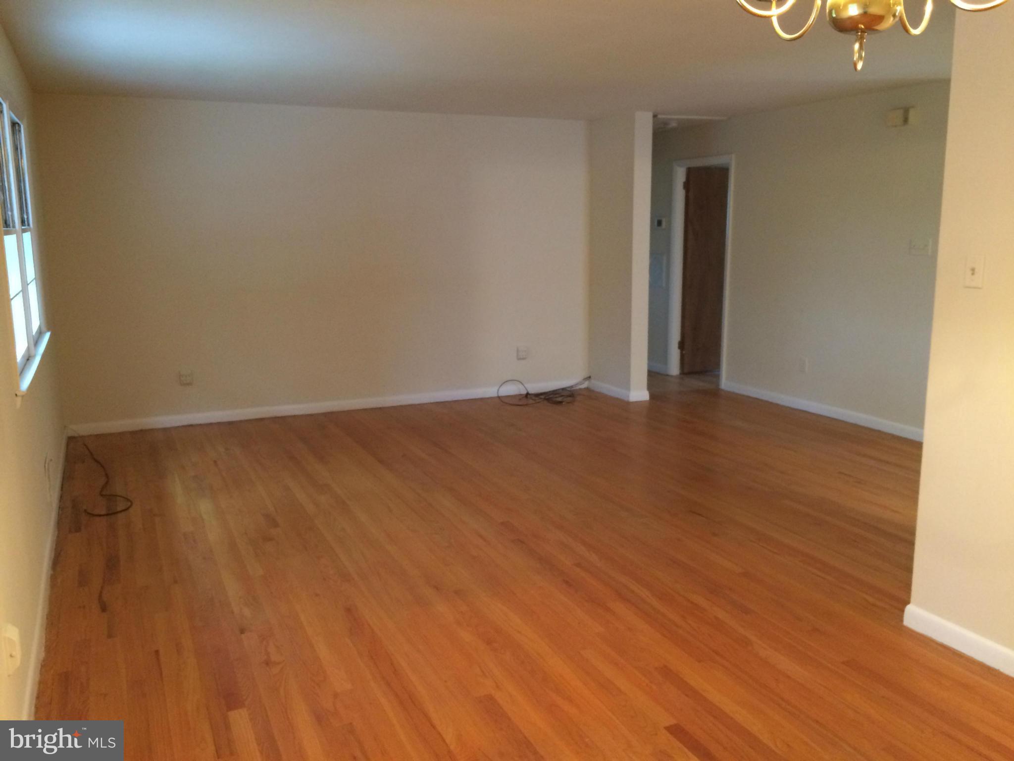 1109 Colony Ridge Road Odenton, MD 21113 - Photo 8 of 27 Living room