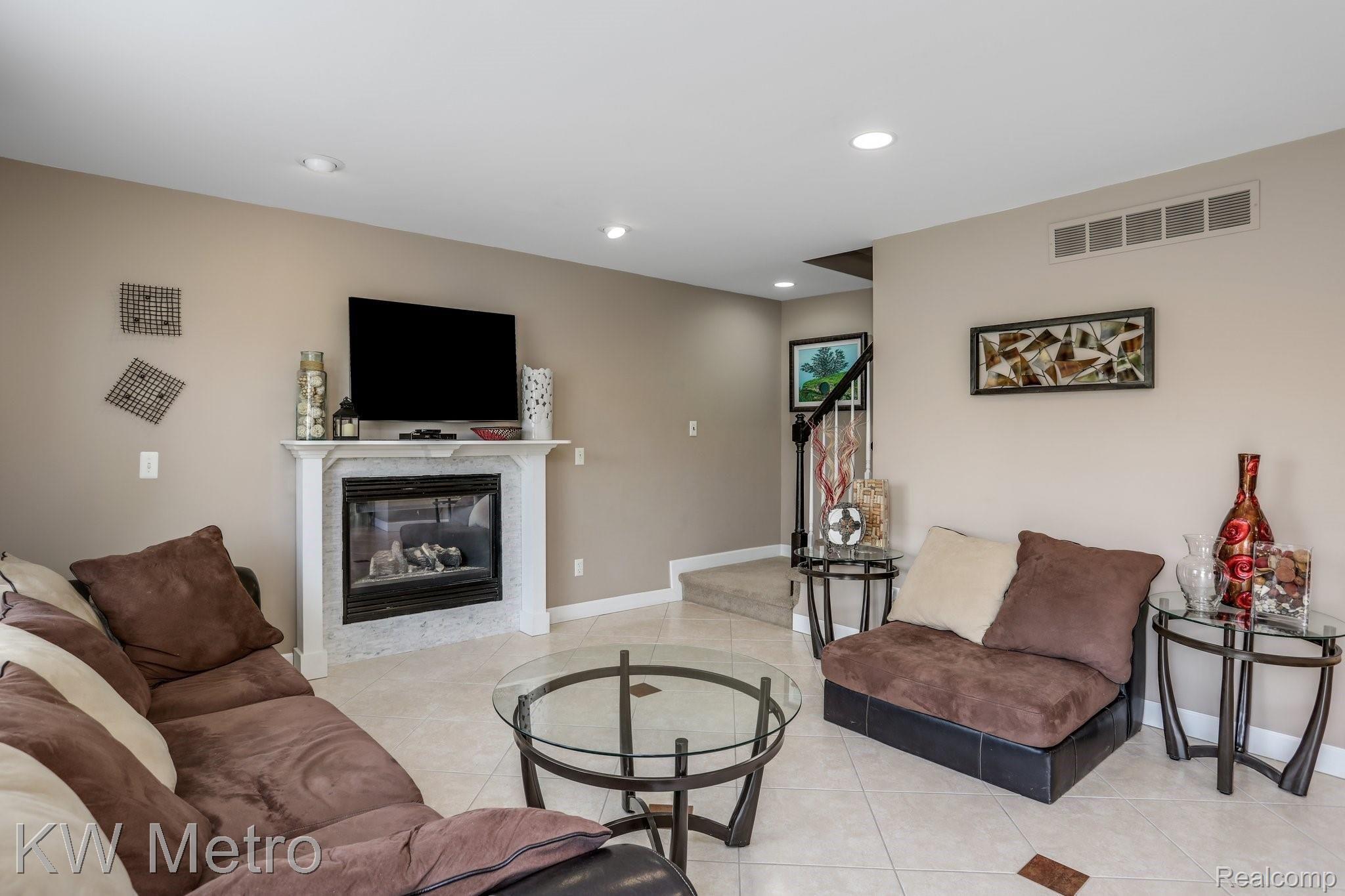 1623 Milverton Road Troy, MI 48083 - Photo 11 of 33 The coziest spot to spend winter days