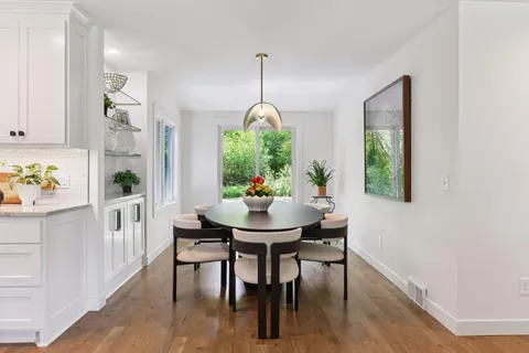 $900,000 | 3930 Cottage Lane, Minnetonka, MN 55305