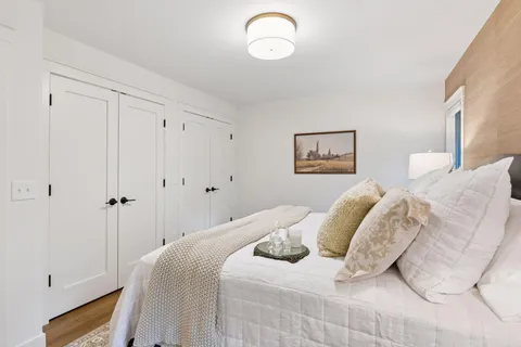 $900,000 | 3930 Cottage Lane, Minnetonka, MN 55305