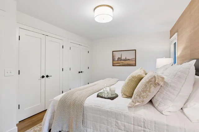 $900,000 | 3930 Cottage Lane, Minnetonka, MN 55305