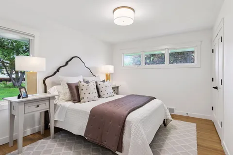 $900,000 | 3930 Cottage Lane, Minnetonka, MN 55305