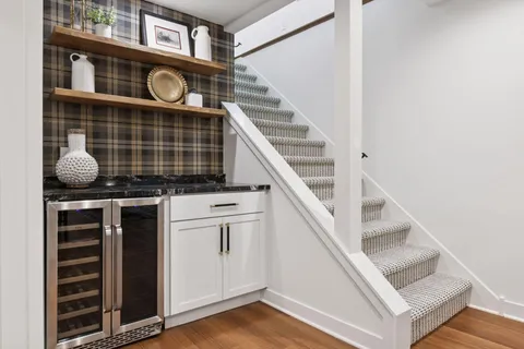 $900,000 | 3930 Cottage Lane, Minnetonka, MN 55305