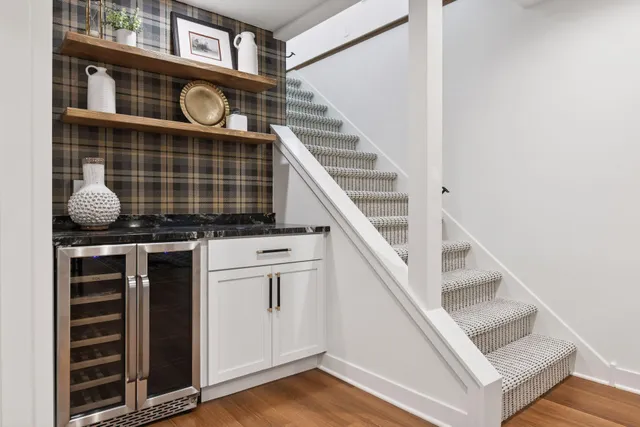 $900,000 | 3930 Cottage Lane, Minnetonka, MN 55305